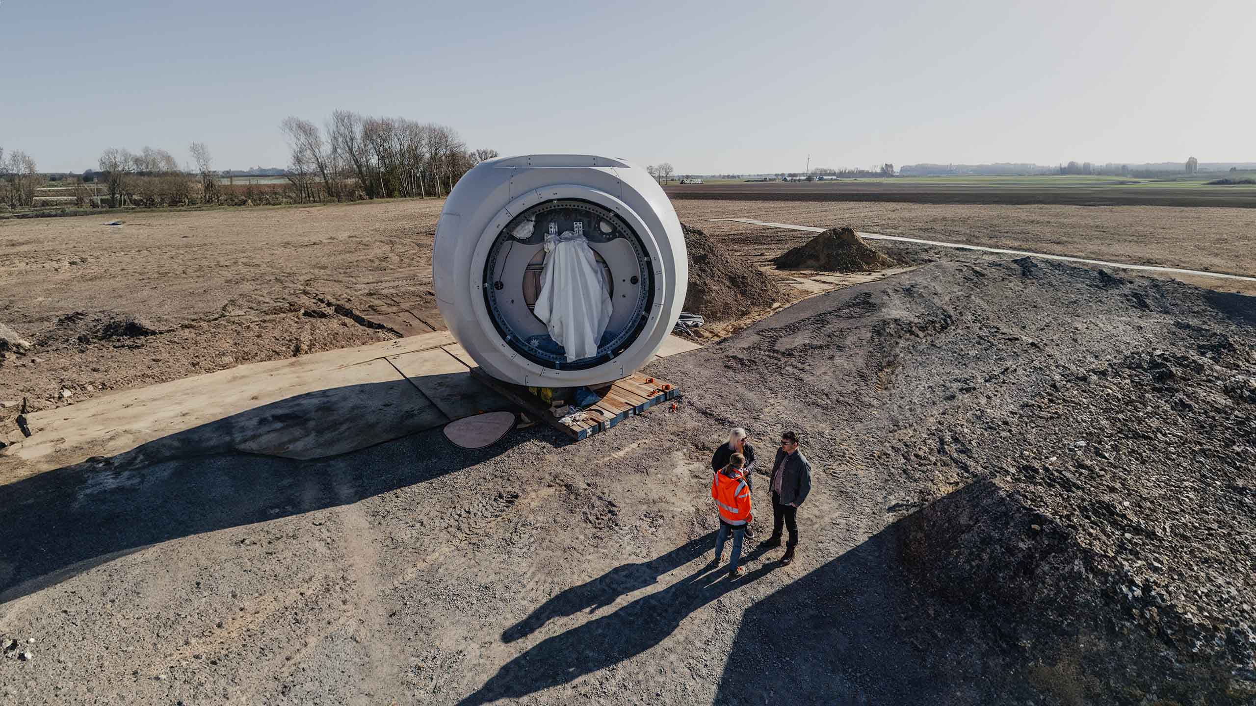 region-hannover-windkraft_c-philipp-schroeder Foto von einer Einbürgerungsfeier der Region Hannover mit Blick auf die Bühne